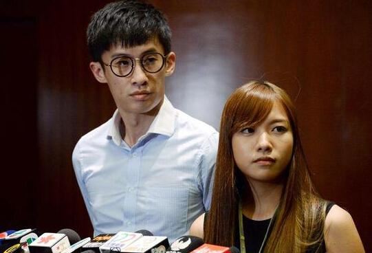香港'辱国议员'梁、游二人被捕 本周五将提堂